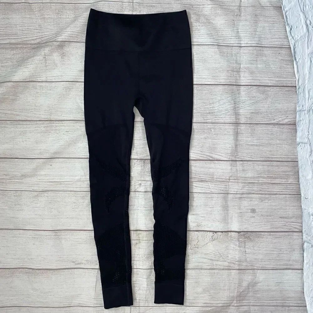 Fabletics women XS black pull on open knit leggings